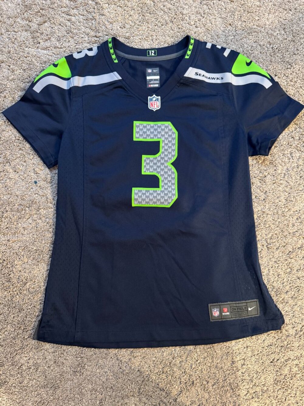 Seahawks Russell Wilson Jersey - Women's Size M